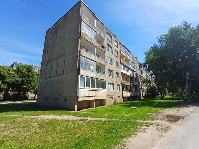 Butas — Akmenės r. sav.