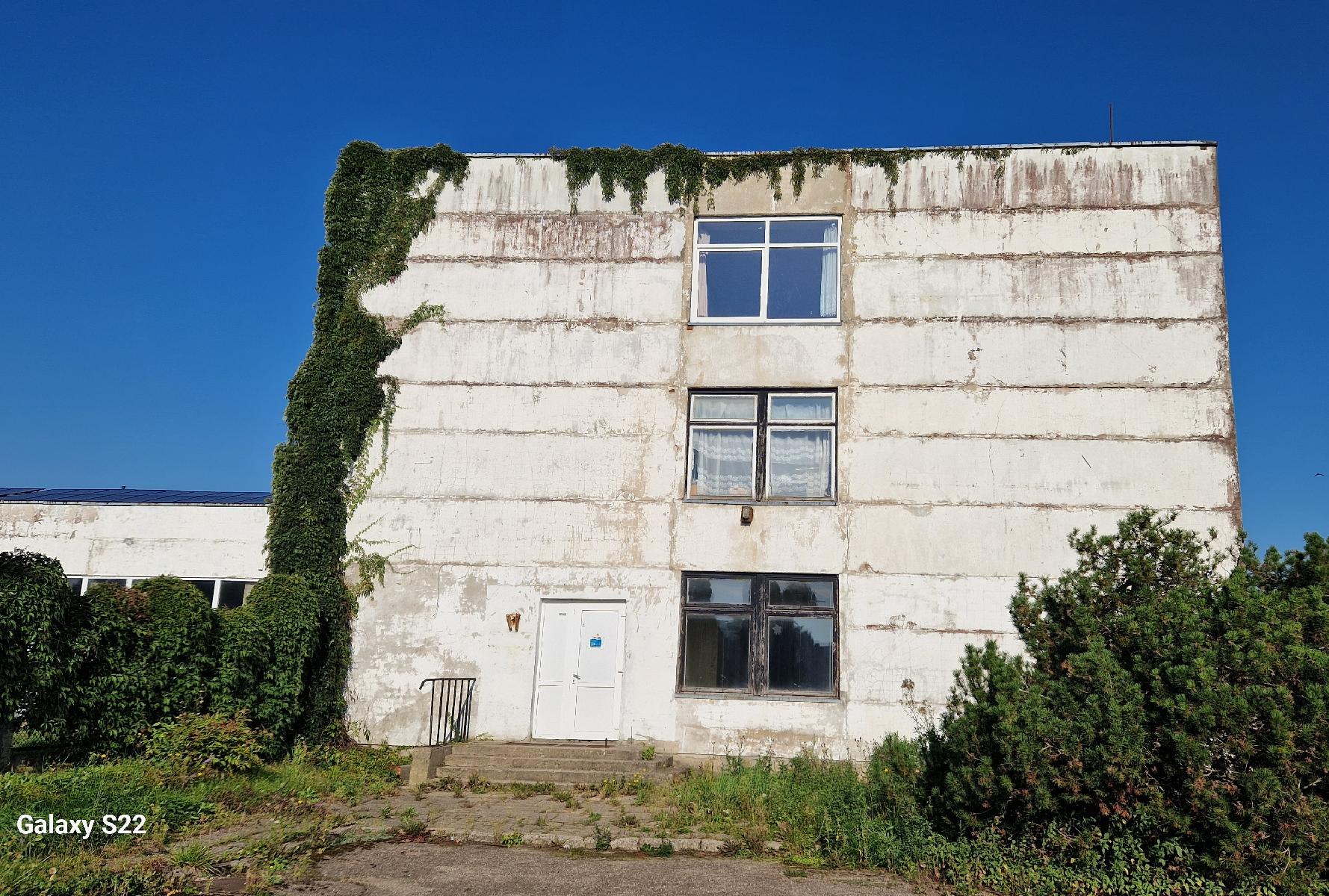 Administracinis pastatas — Plungės r. sav.