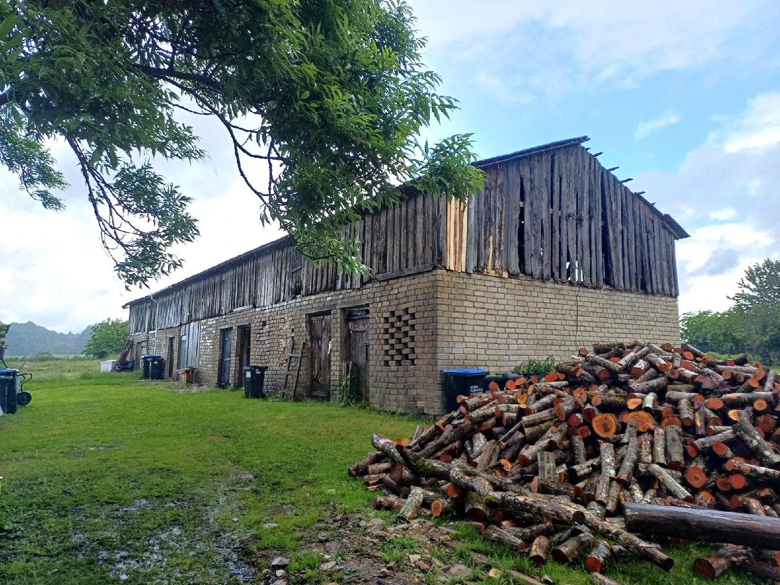 Butas — Plungės r. sav.