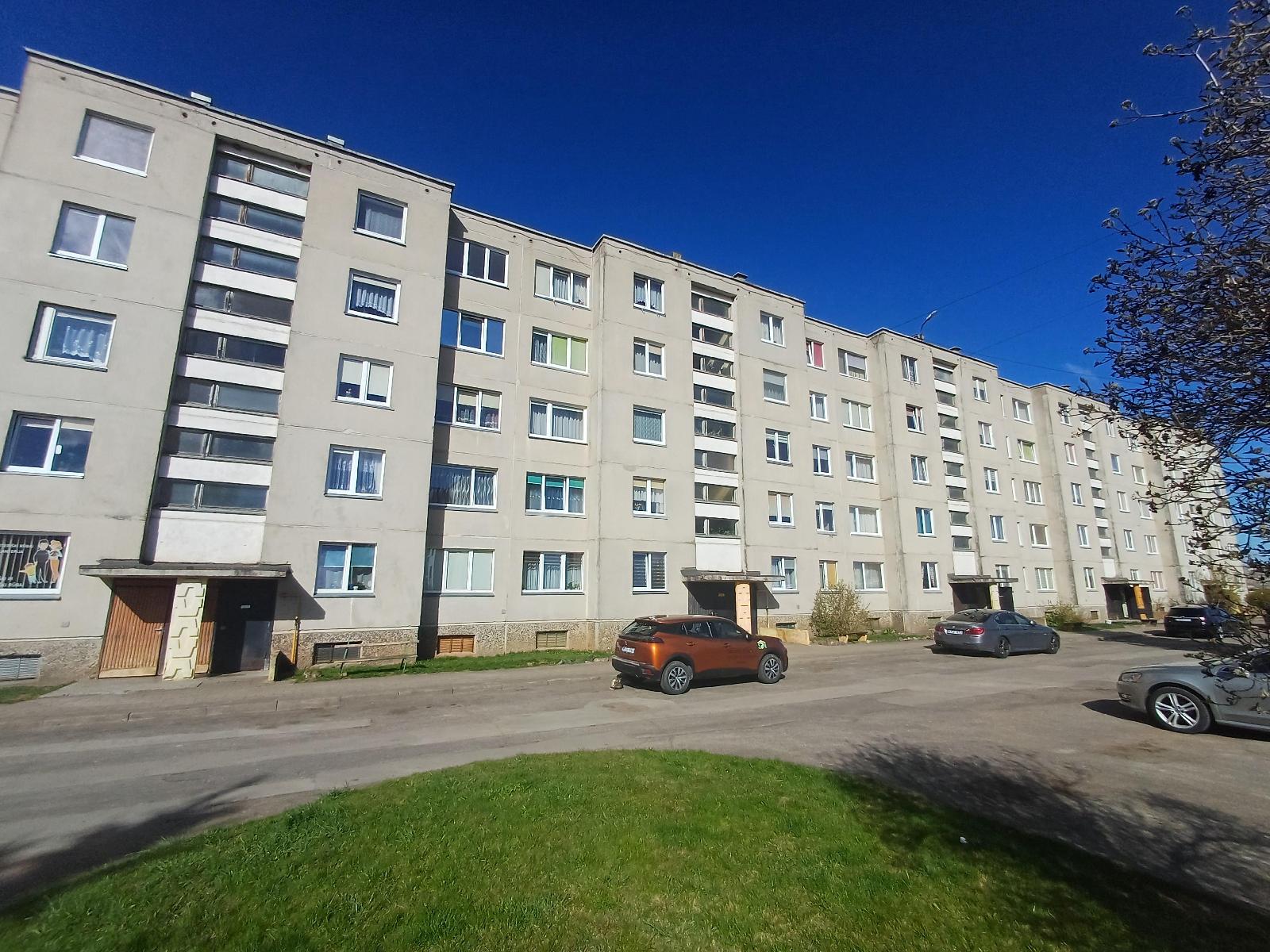 Butas — Akmenės r. sav.