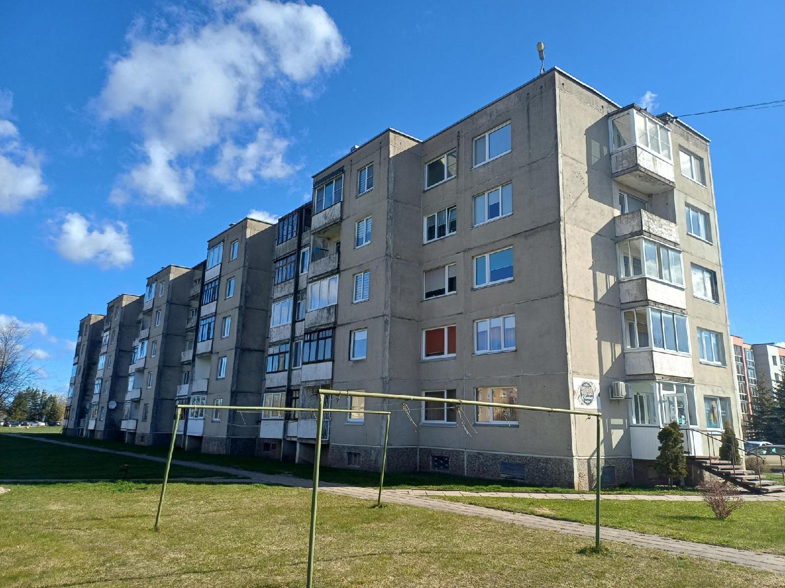 Butas — Akmenės r. sav.