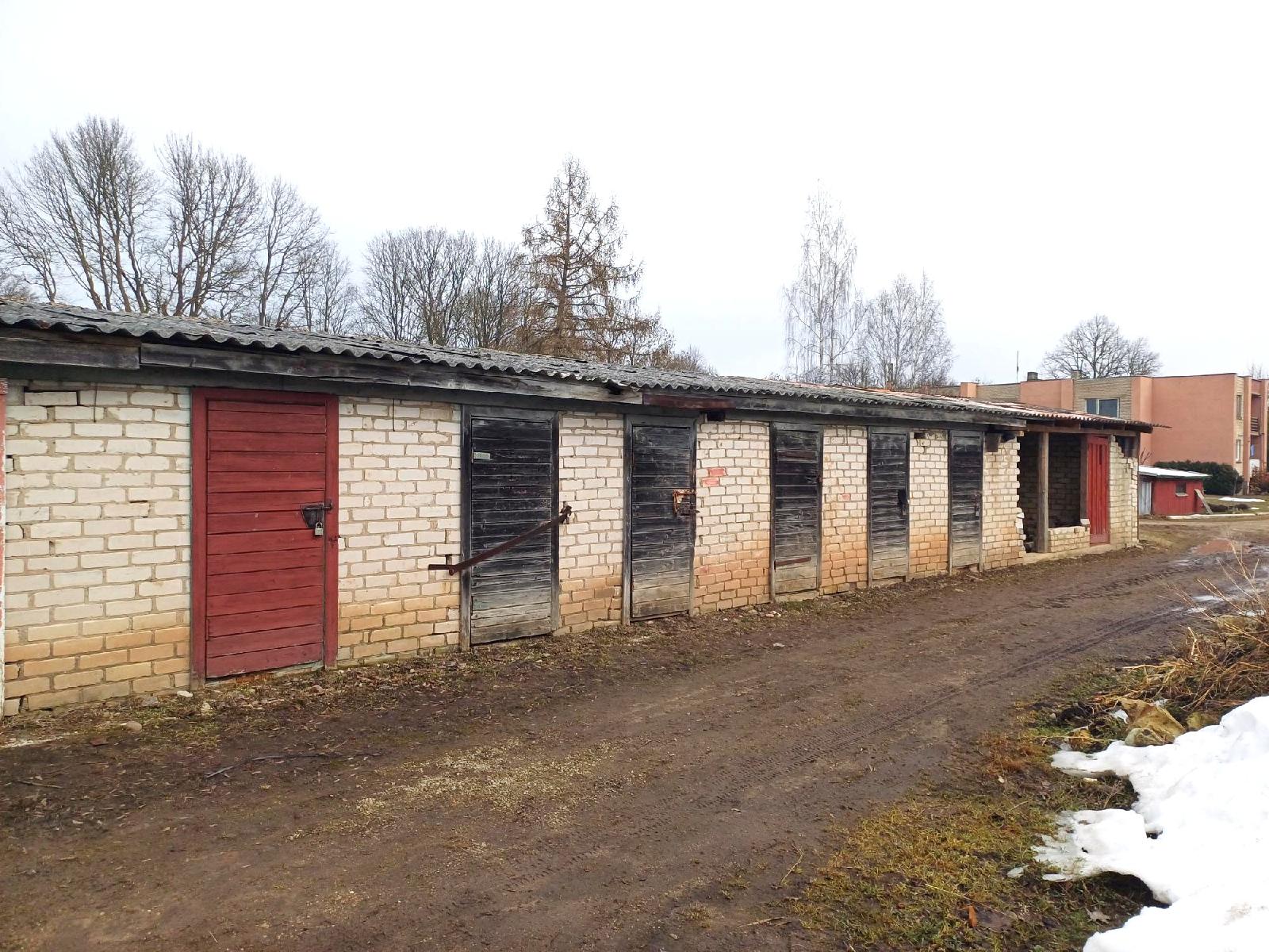 Butas — Radviliškio r. sav.
