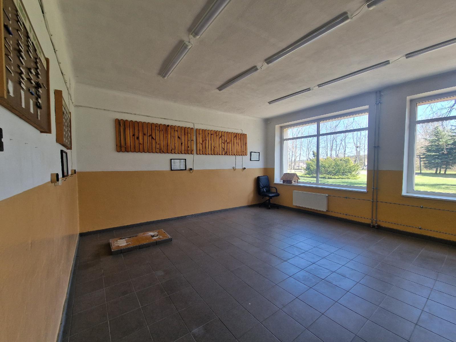 Mokykla — Lazdijų r. sav.