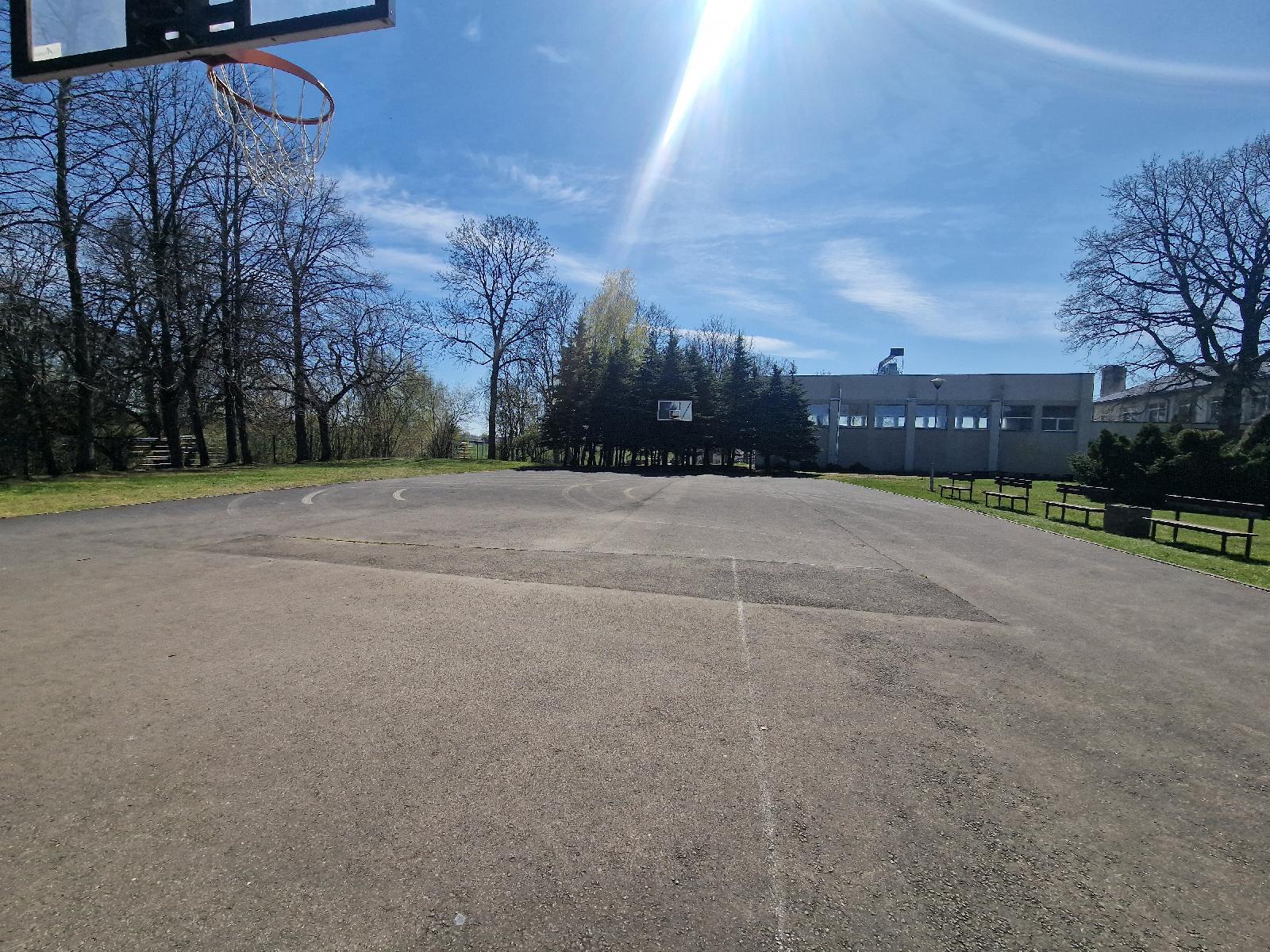 Mokykla — Lazdijų r. sav.